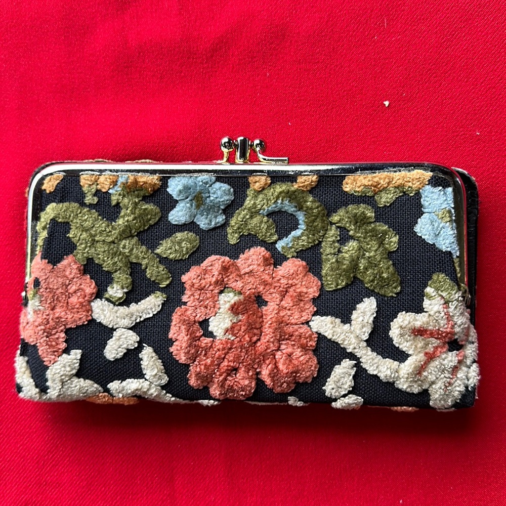 Vintage Floral Chennile Wallet